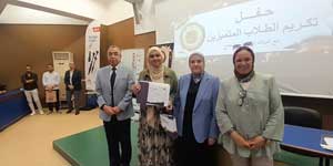 طب الأسنان تكرم طلابها المتميزين