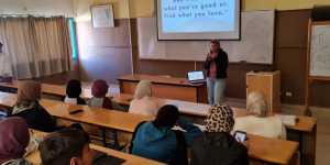 ندوة حول العمل المجتمعي ومعرض التوظيف