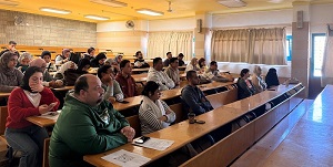 خريجو الصيدلة ينقلون خبراتهم للأجيال الجديدة