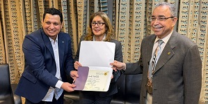 الإعلام تستضيف خريجيها المتميزين