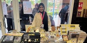 مشاركة الخريجين في بازار الفنون