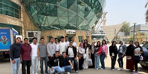 الدراسات القانونية تزور أطفال مستشفى 57357