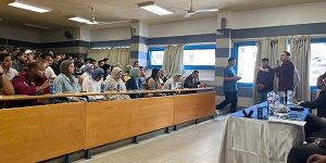 لجنة الخريجين تُشارك في اليوم التعريفي لكلية الدراسات القانونية
