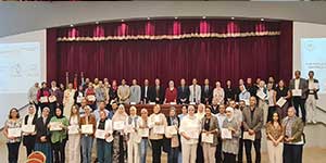 تكريم الأعضاء المتميزين لمركز خدمة المجتمع