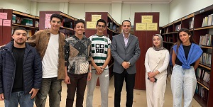 جولة تفقدية داخل مكتبة الجامعة